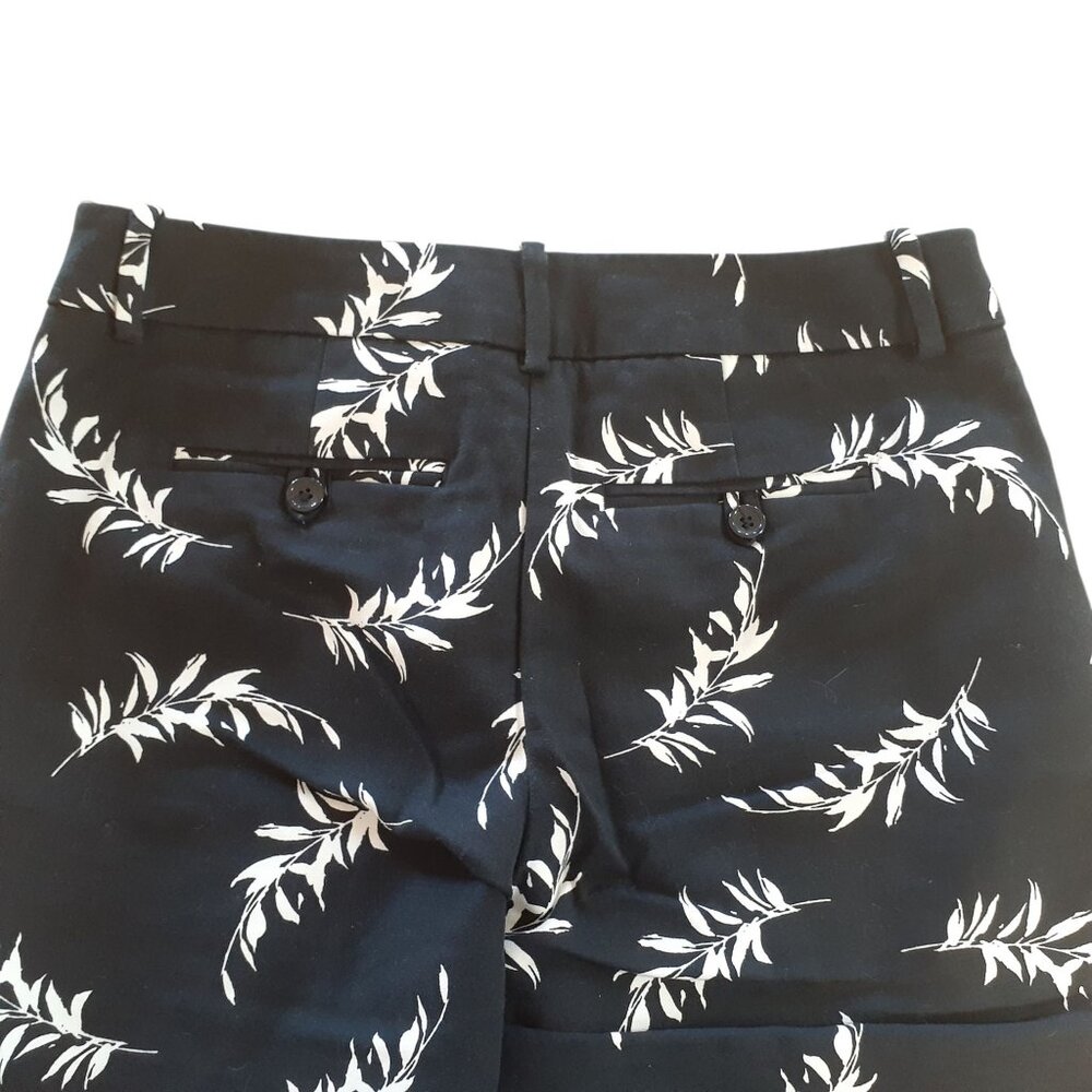 Merona Womens Classic Capri Pants Size 6 Black White Floral Cotton Spandex Blend - Picture 3 of 4